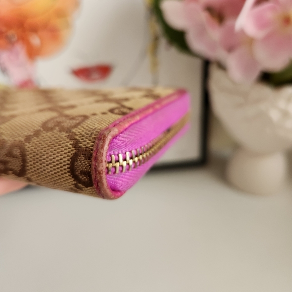GUCCI GG Logo Canvas Zip Around Wallet - Picture 14 of 14